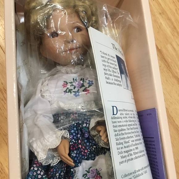 Cottage core Goldilocks EDWIN KNOWLES porcelain doll Heroins from the fairy tale - Picture 5 of 6